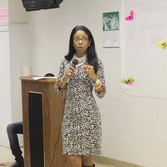 Meet your Posher, E - Picture 1 of 1